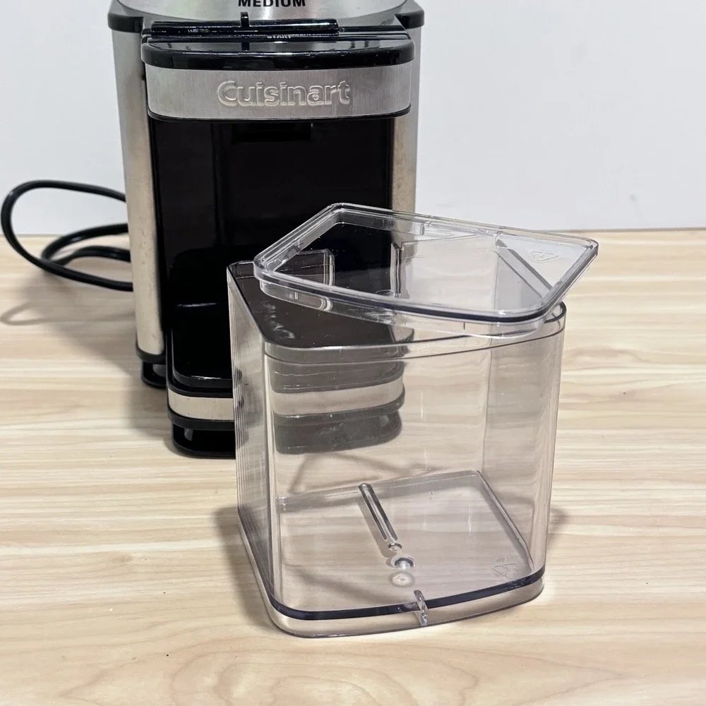 Cuisinart Supreme Grind Automatic Burr Mill Model DBM-8 Used 1 Time 18 Settings